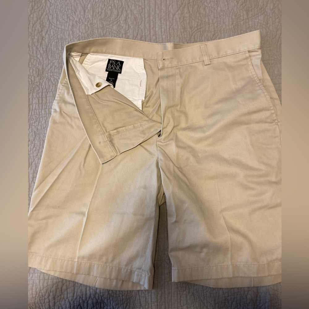 Men’s size 36 khaki shorts